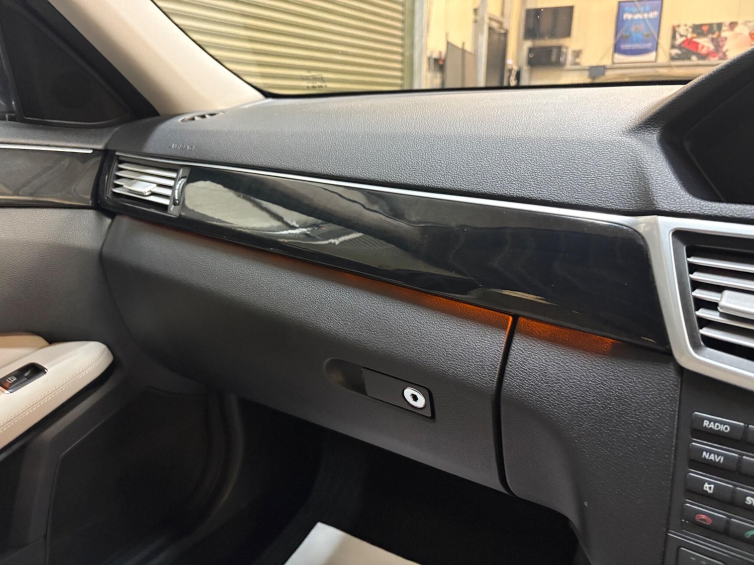 Used Mercedes-Benz E Class 2013 for sale - 77882758: Photo 25