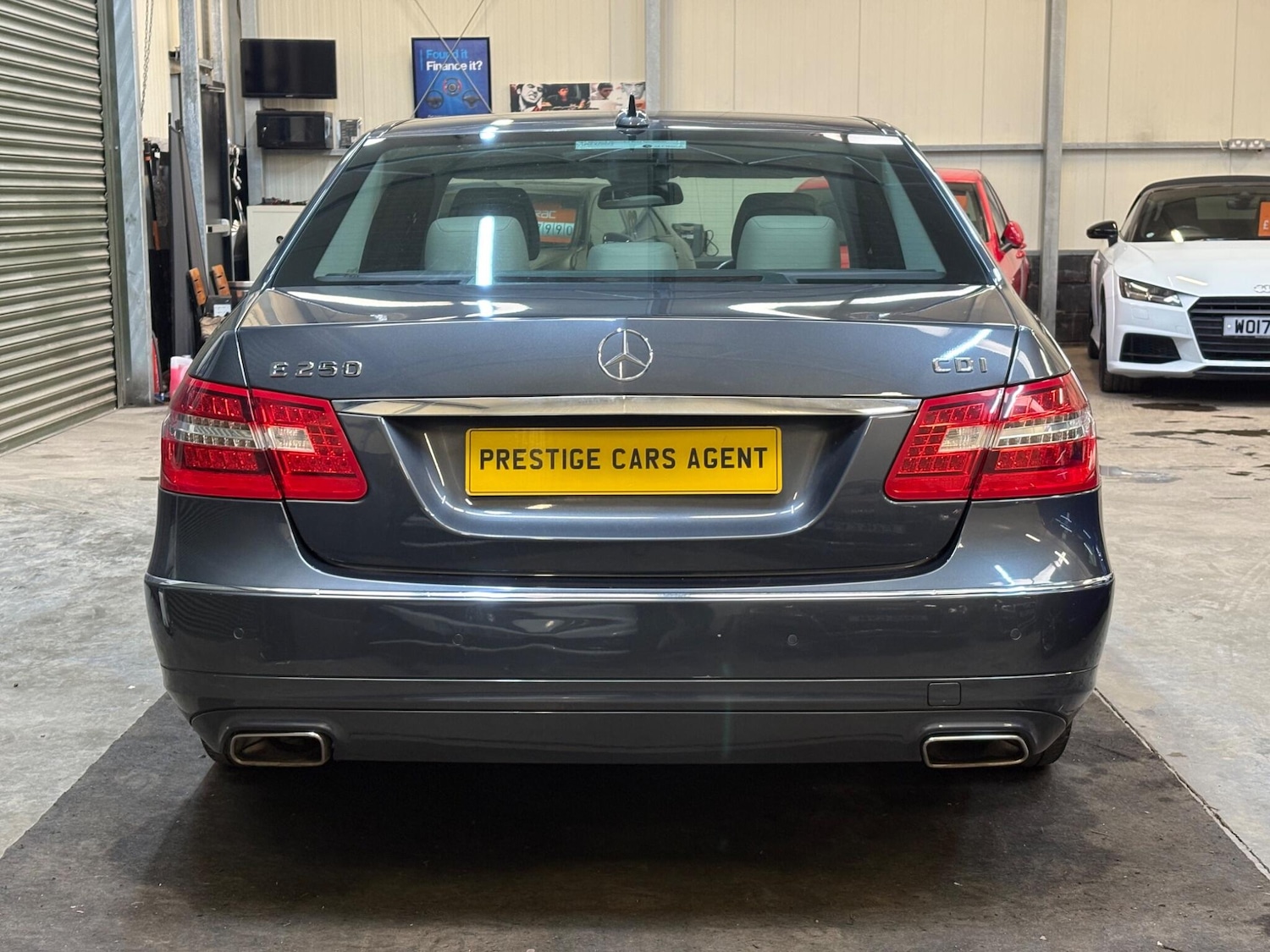 Used Mercedes-Benz E Class 2013 for sale - 77882758: Photo 5