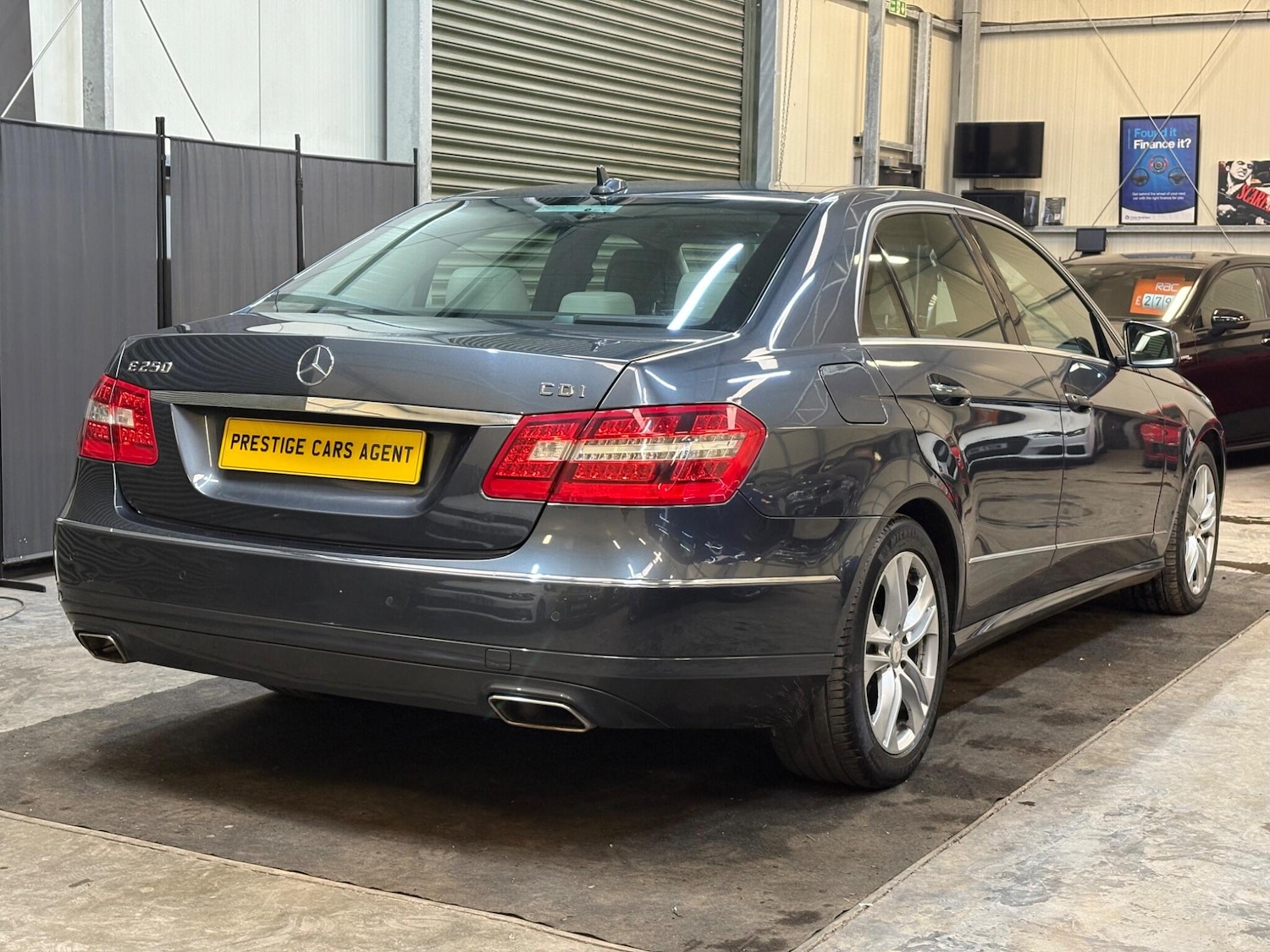 Used Mercedes-Benz E Class 2013 for sale - 77882758: Photo 6