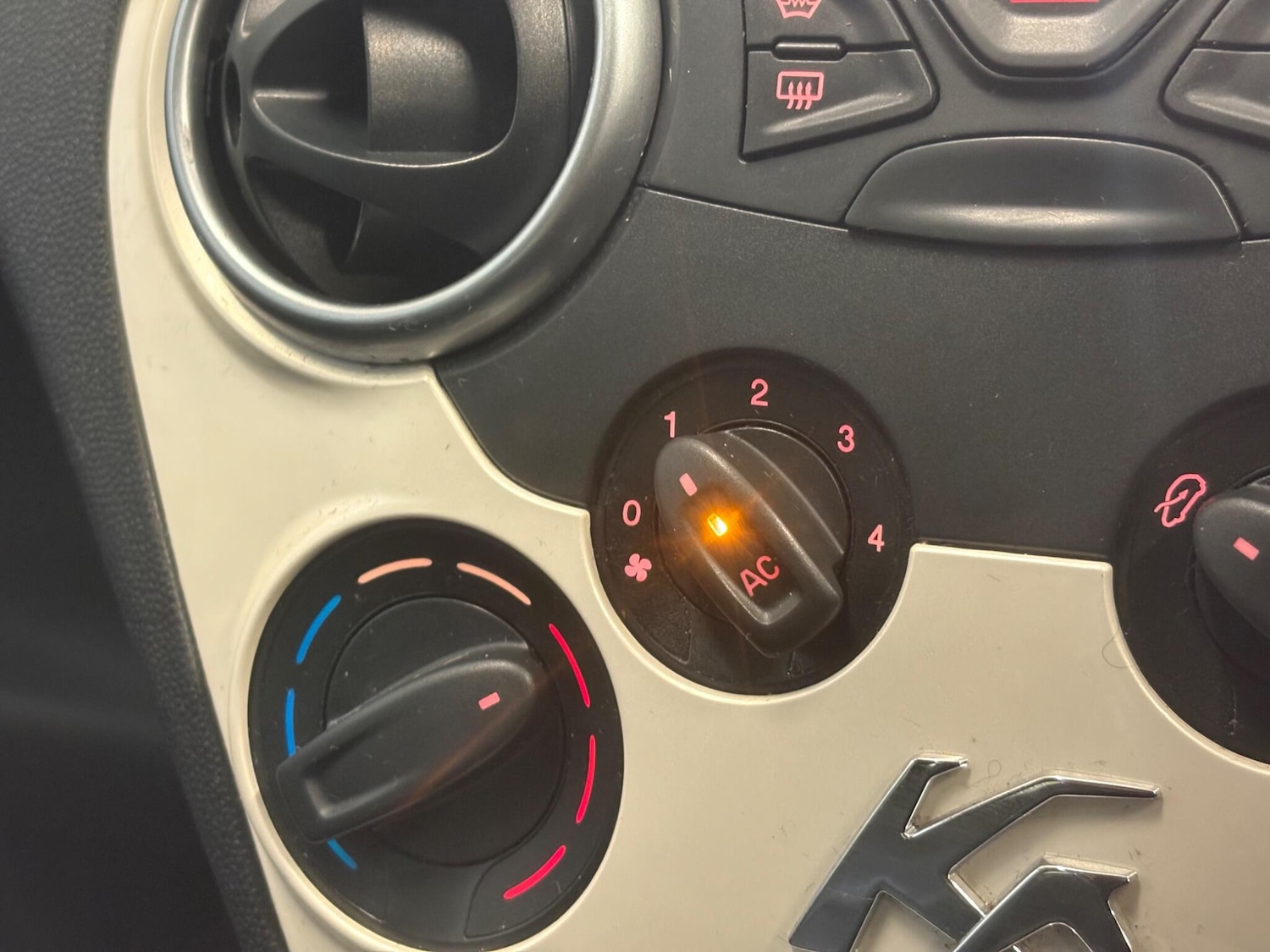 Used Ford Ka 2010 for sale - 76964547: Photo 24