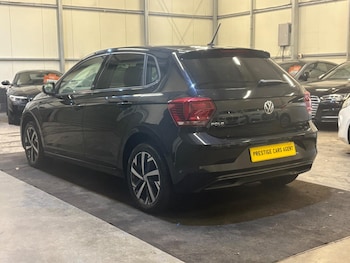 Used Volkswagen Polo 2018 for sale - 76952537: Photo