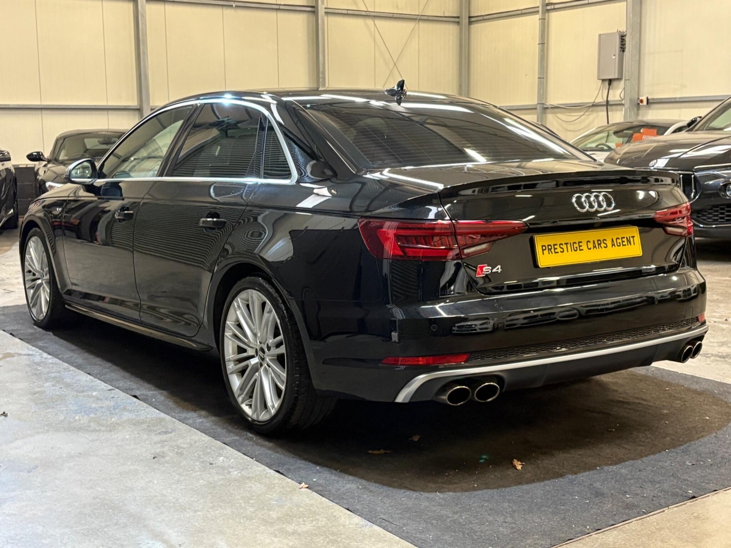 Used Audi A4 2018 for sale - 76377267: Photo 4