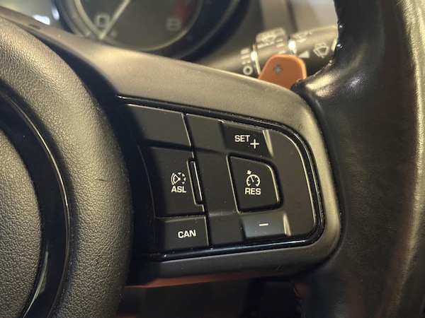 Used Jaguar F-Type 2014 for sale - 76306256: Photo 16