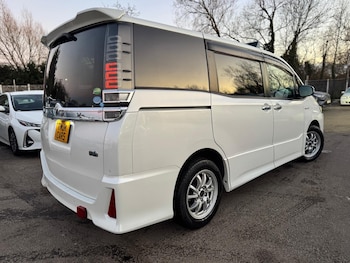 Used Toyota Voxy 2019 for sale - 77180320: Photo