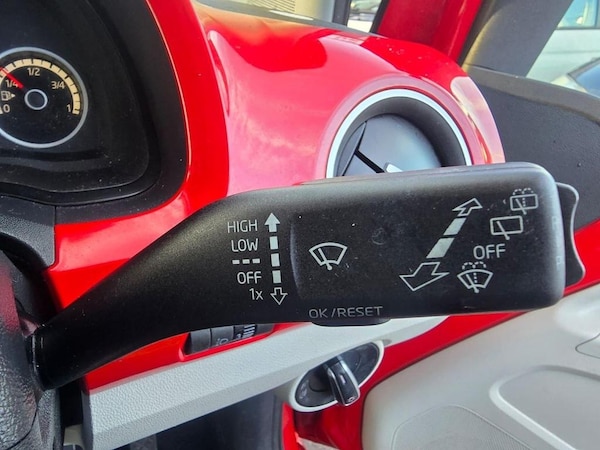 Used Volkswagen up! 2014 for sale - 74036135: Photo 17