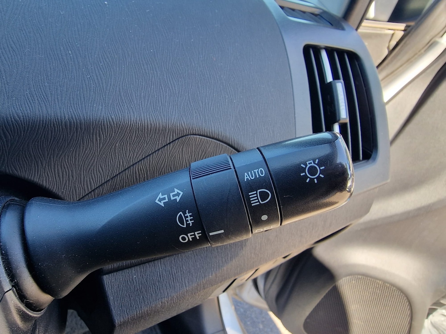 Used Toyota Prius 2015 for sale - 76879740: Photo 17