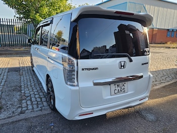 Used Honda Stepwagon 2013 for sale - 79392259: Photo