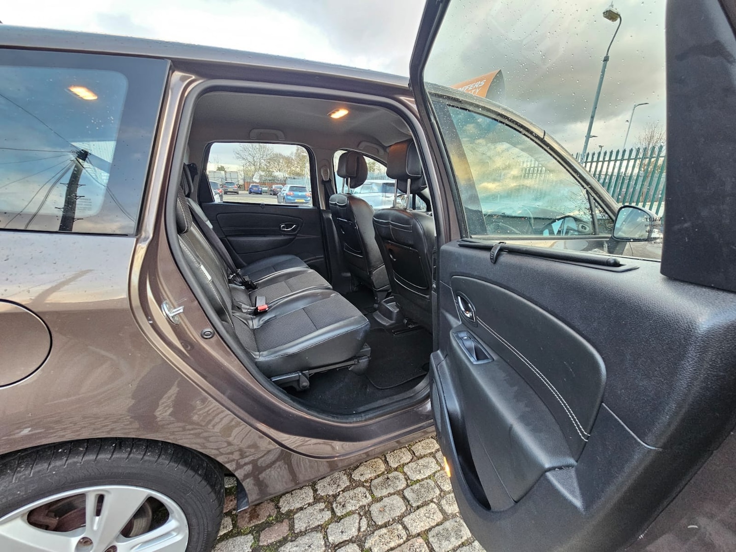 Used Renault Grand Scenic 2012 for sale - 76650796: Photo 11