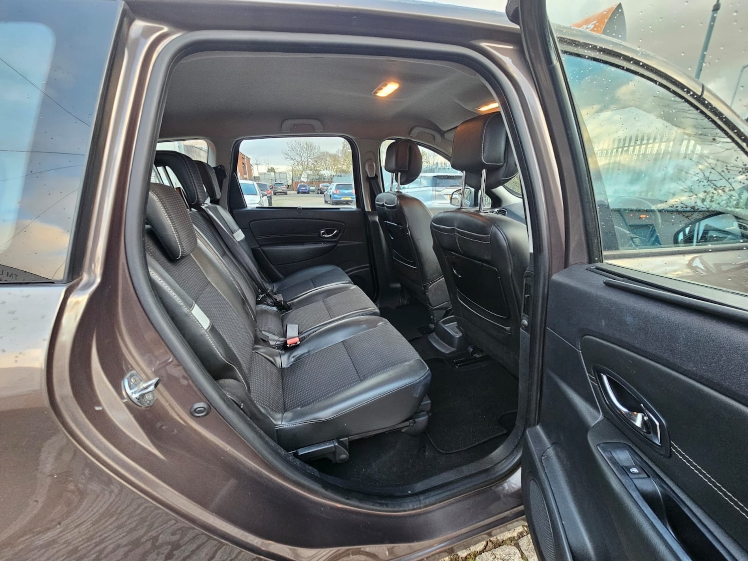 Used Renault Grand Scenic 2012 for sale - 76650796: Photo 12