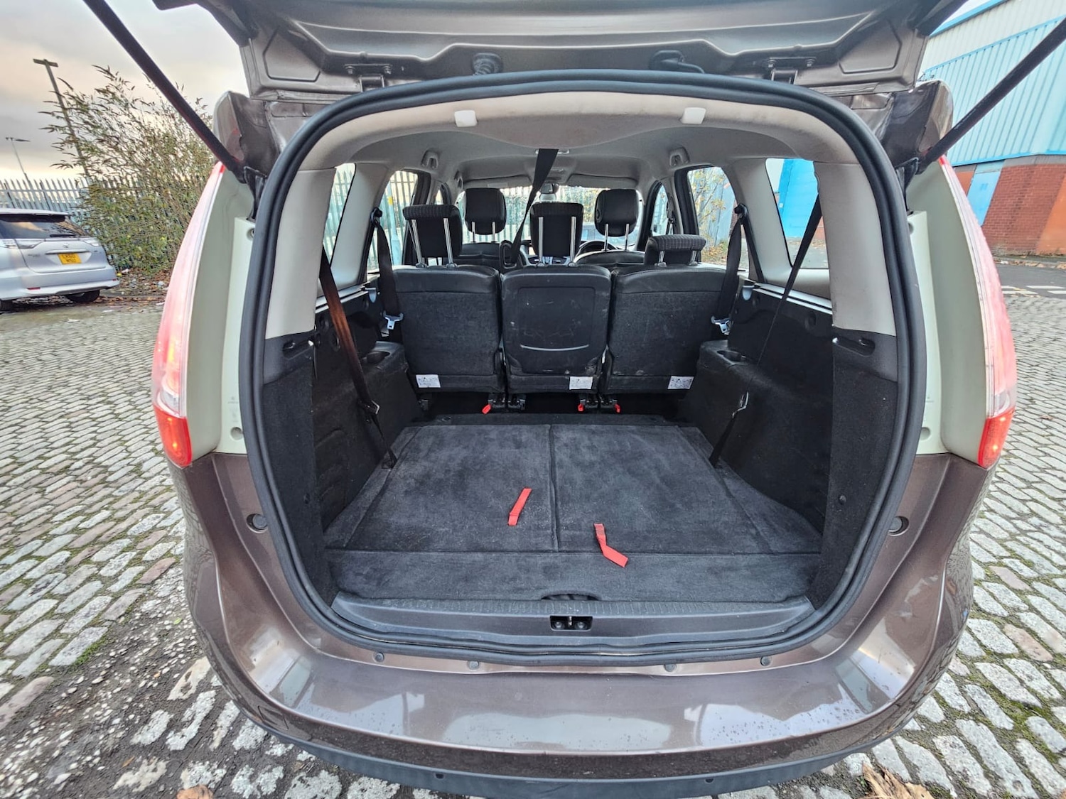 Used Renault Grand Scenic 2012 for sale - 76650796: Photo 20