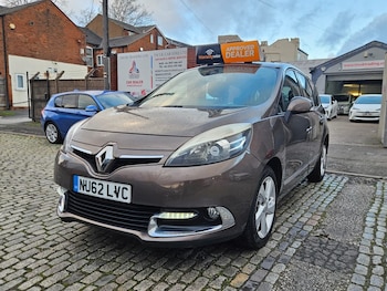 Used Renault Grand Scenic 2012 for sale - 76650796: Photo