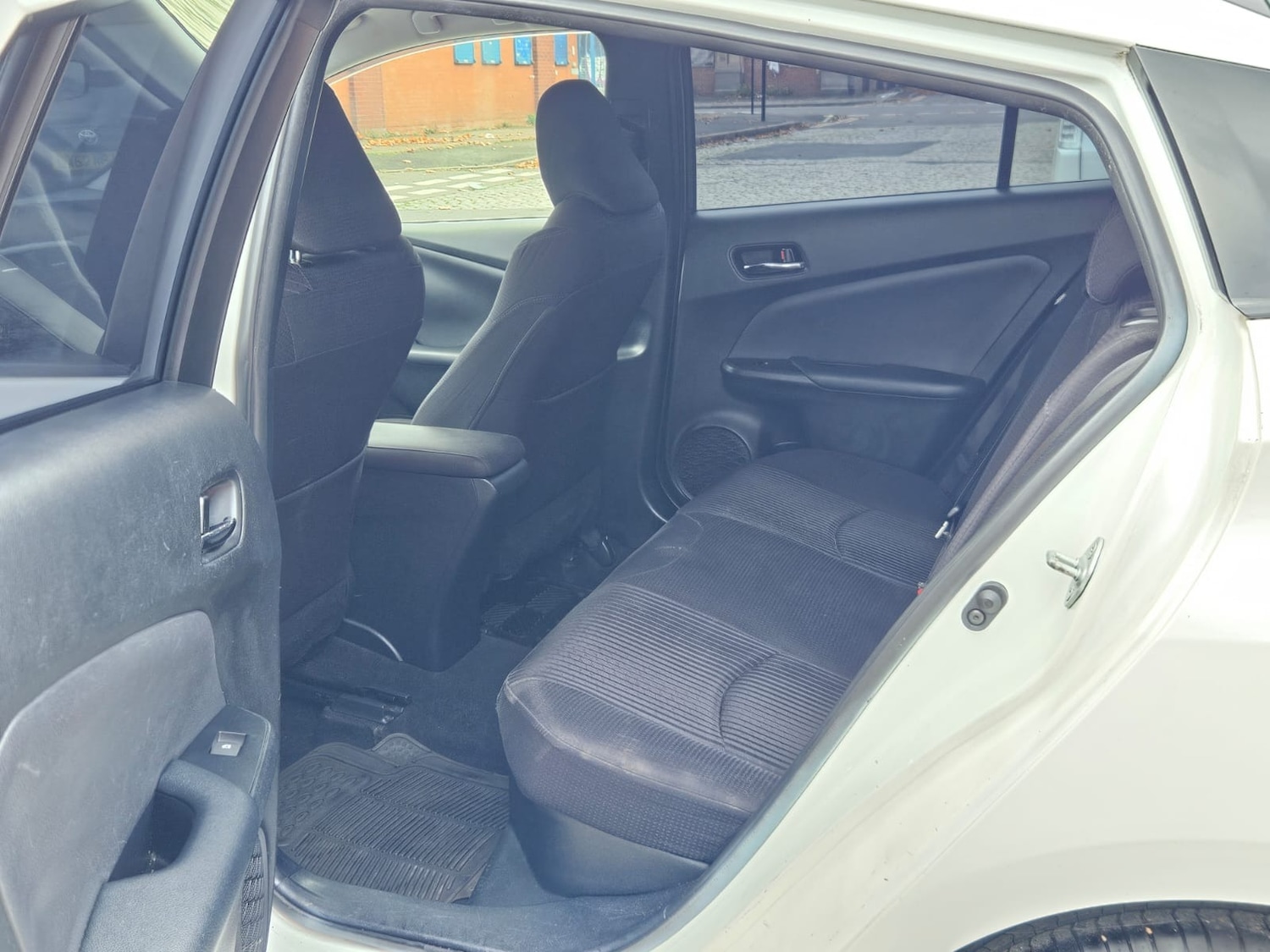 Used Toyota Prius 2017 for sale - 76531685: Photo 16