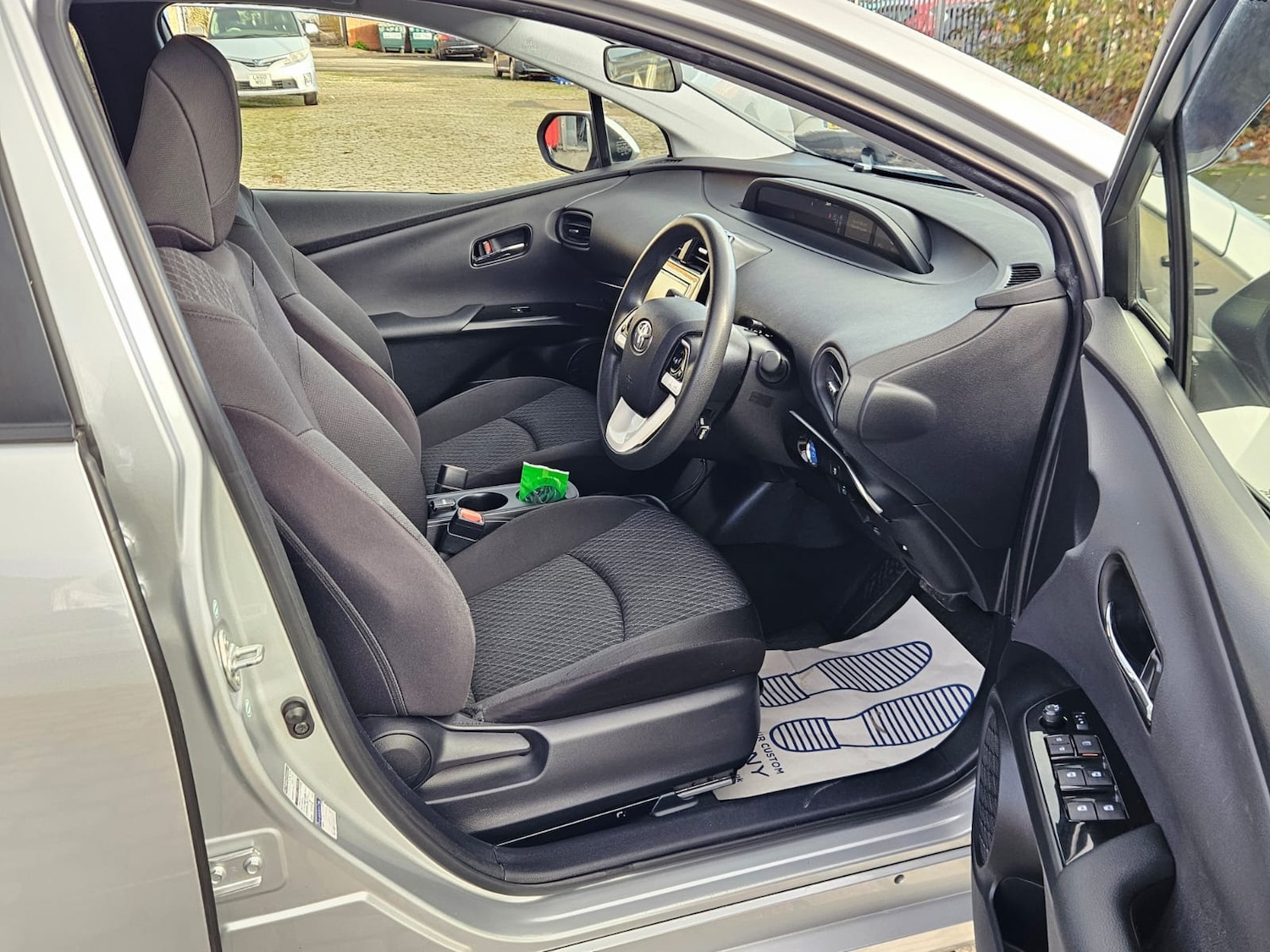 Used Toyota Prius 2018 for sale - 76128840: Photo 10