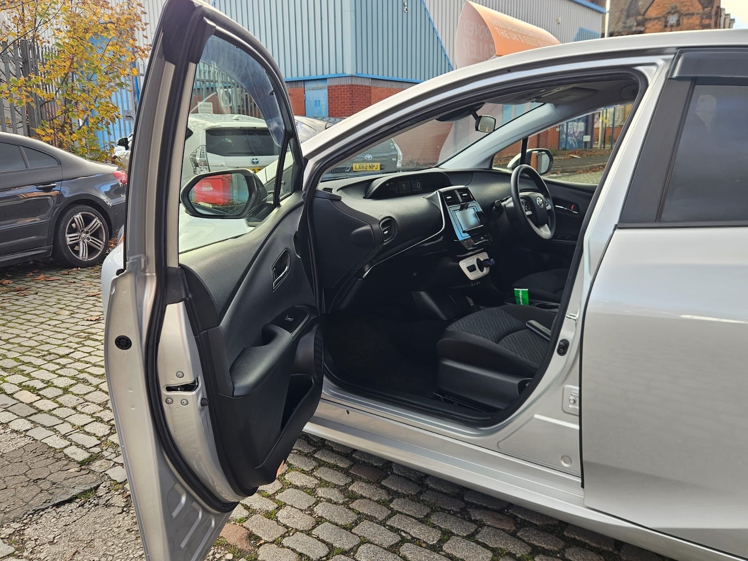 Used Toyota Prius 2018 for sale - 76128840: Photo 11