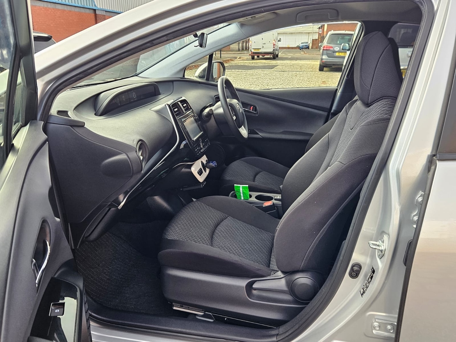 Used Toyota Prius 2018 for sale - 76128840: Photo 12