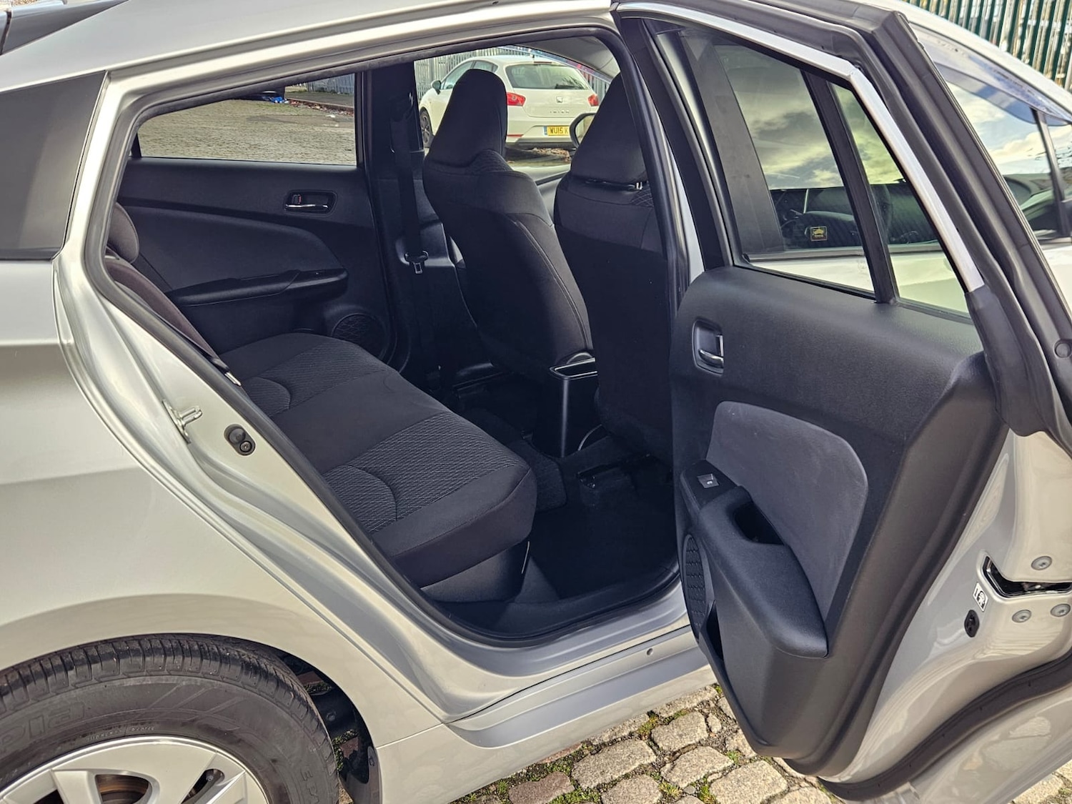 Used Toyota Prius 2018 for sale - 76128840: Photo 13