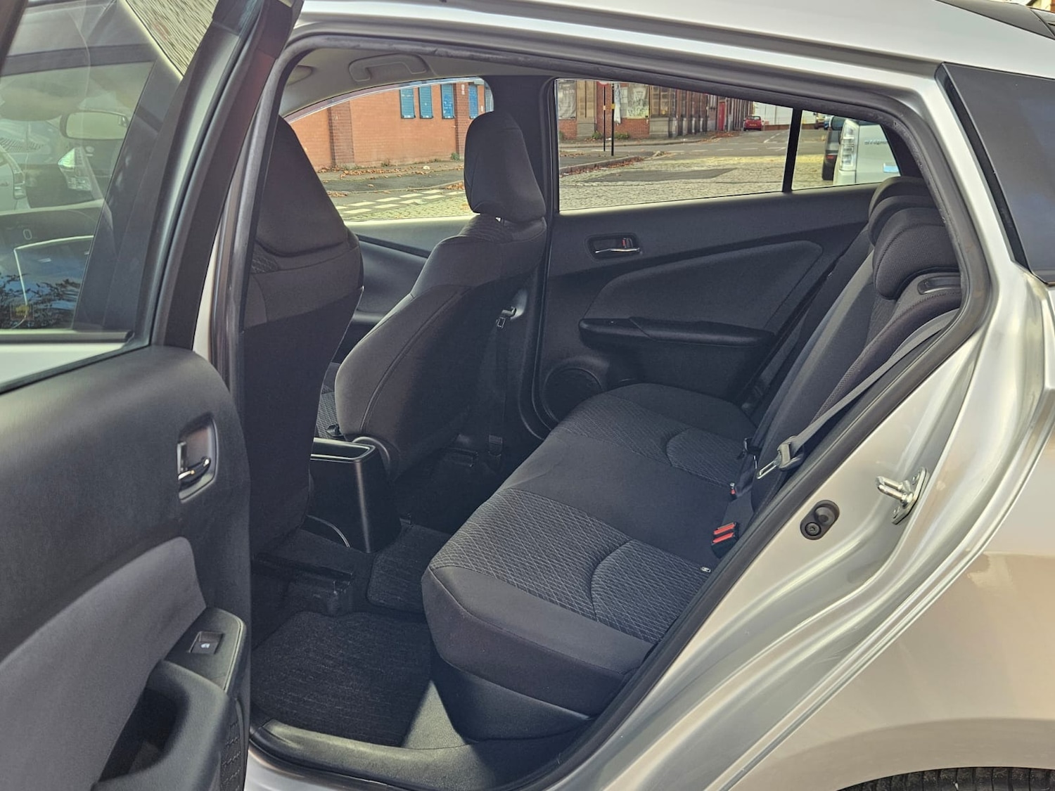 Used Toyota Prius 2018 for sale - 76128840: Photo 16