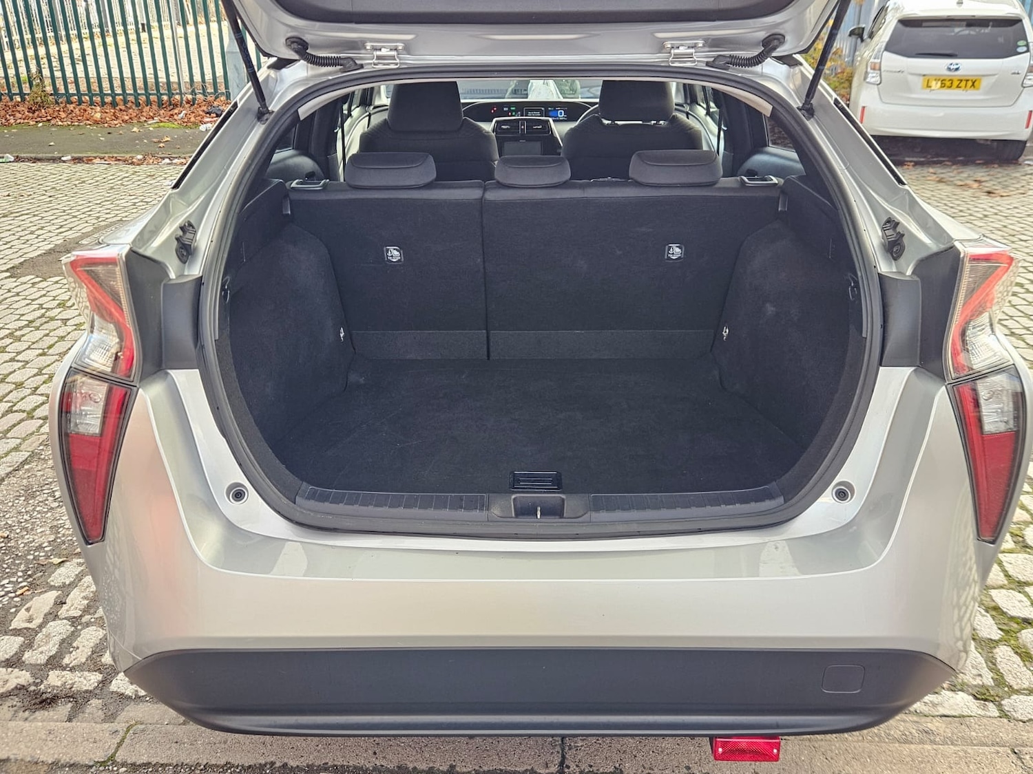 Used Toyota Prius 2018 for sale - 76128840: Photo 21