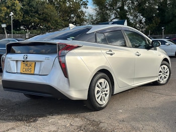 Used Toyota Prius 2018 for sale - 76128840: Photo