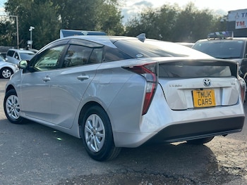 Used Toyota Prius 2018 for sale - 76128840: Photo