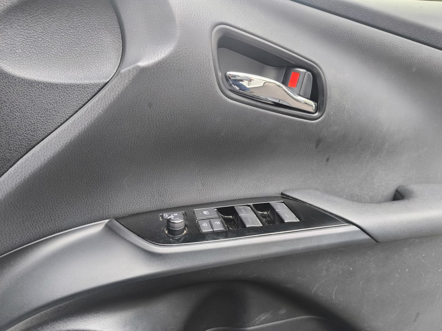 Used Toyota Prius 2019 for sale - 75932331: Photo 26