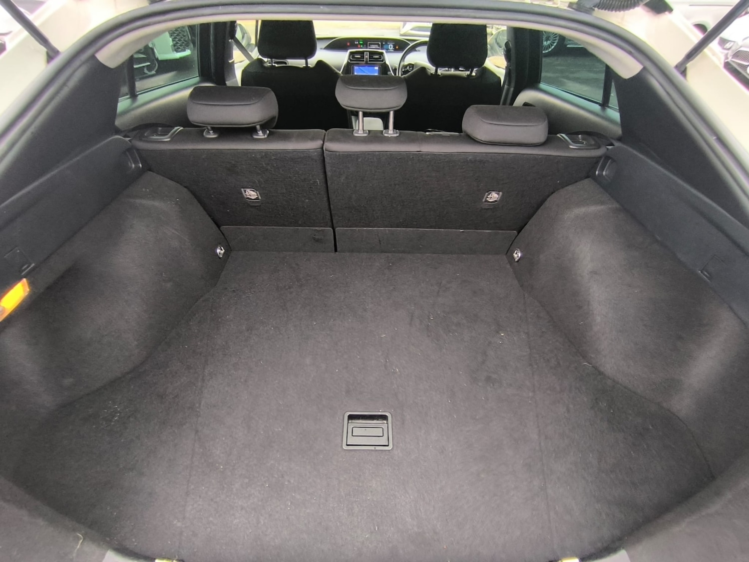 Used Toyota Prius 2019 for sale - 75932331: Photo 29