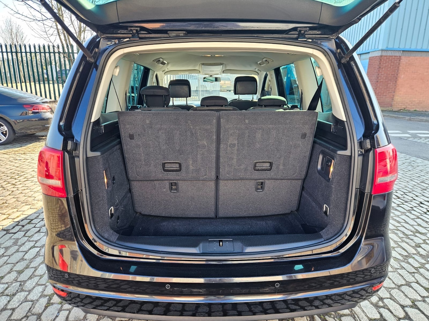 Used Volkswagen Sharan 2015 for sale - 77501558: Photo 28