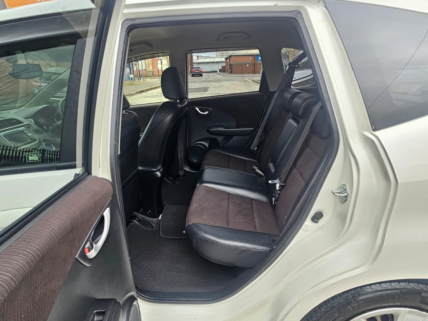 Used Honda Jazz 2013 for sale - 77490652: Photo 16