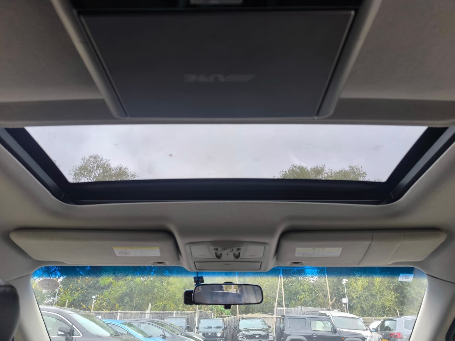 Used Nissan Elgrand 2012 for sale - 76287400: Photo 19