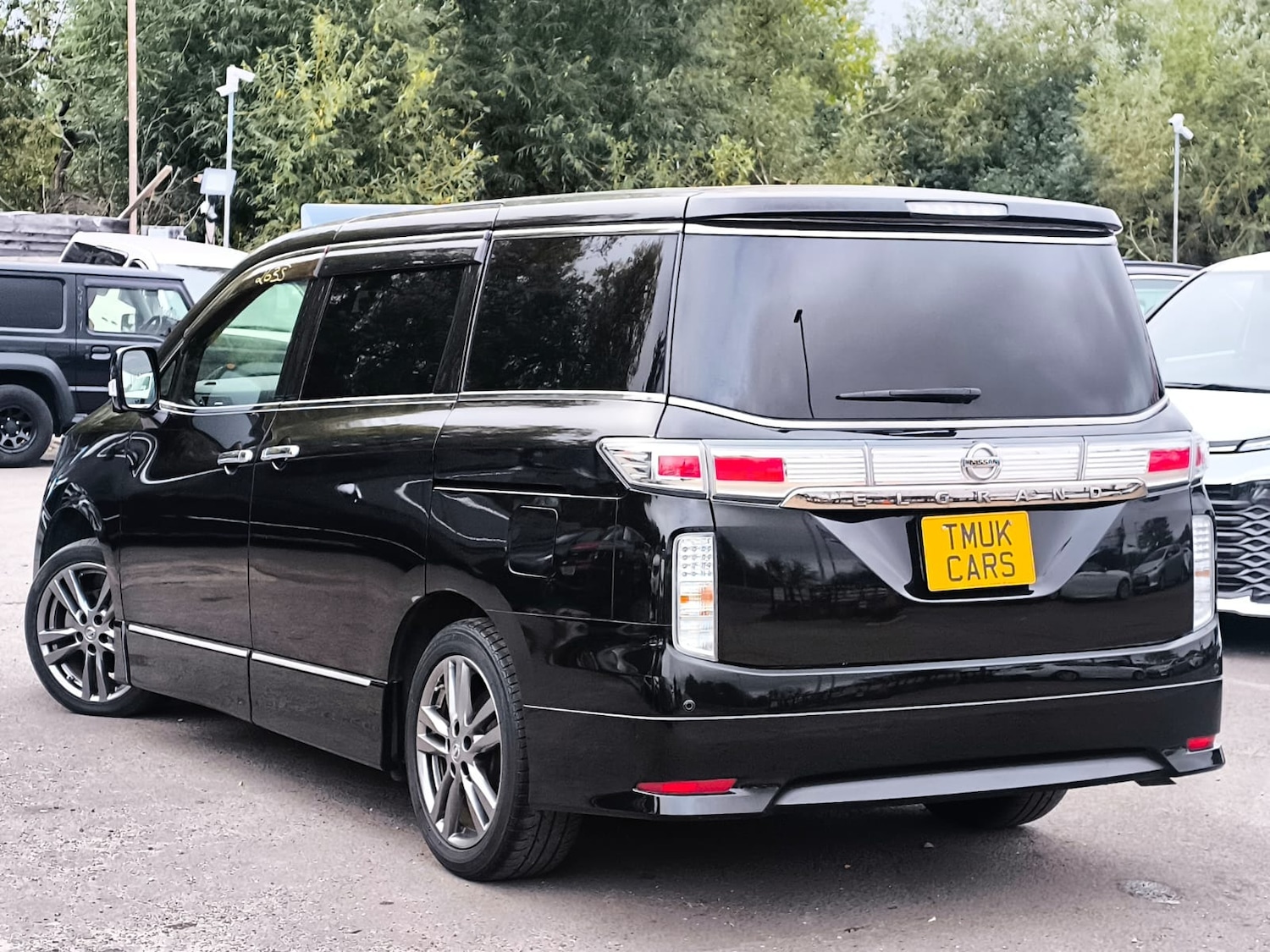 Used Nissan Elgrand 2012 for sale - 76287400: Photo 4