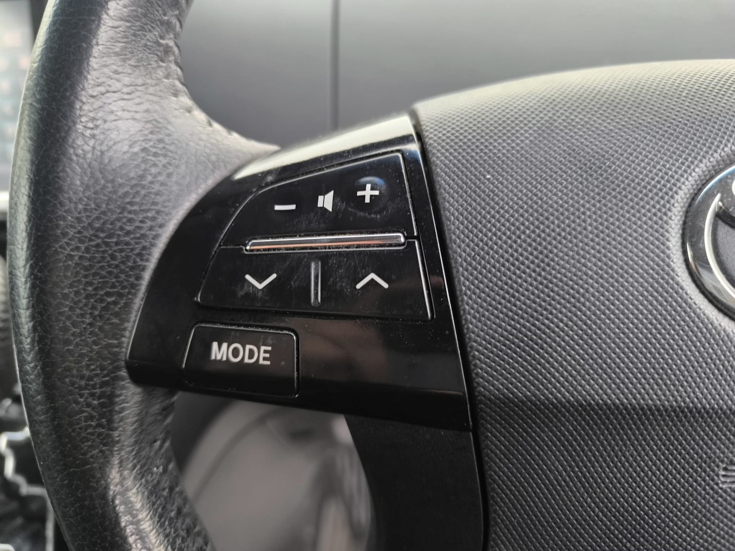 Used Toyota Estima 2015 for sale - 77195623: Photo 17