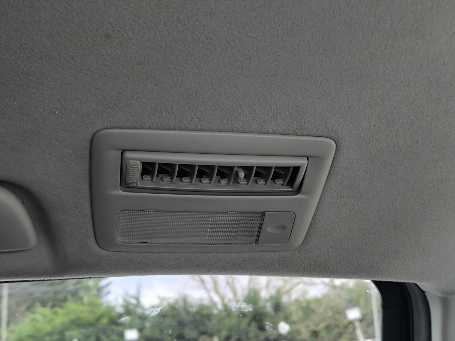 Used Toyota Estima 2015 for sale - 77195623: Photo 31