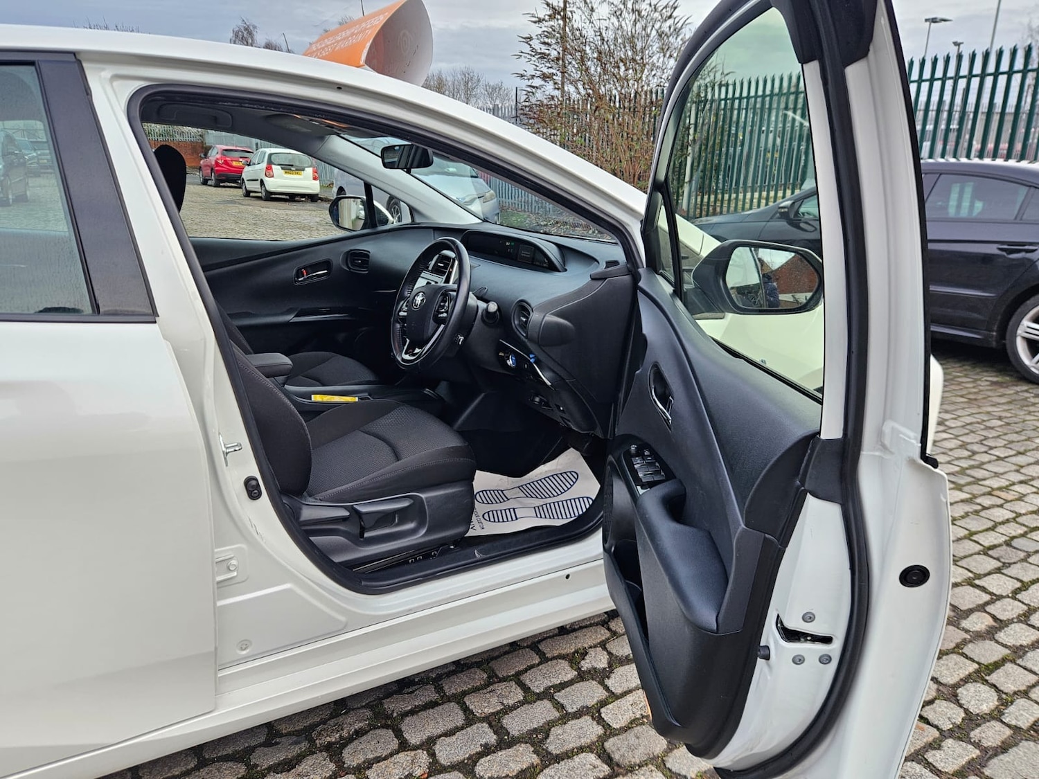 Used Toyota Prius 2019 for sale - 76879075: Photo 8