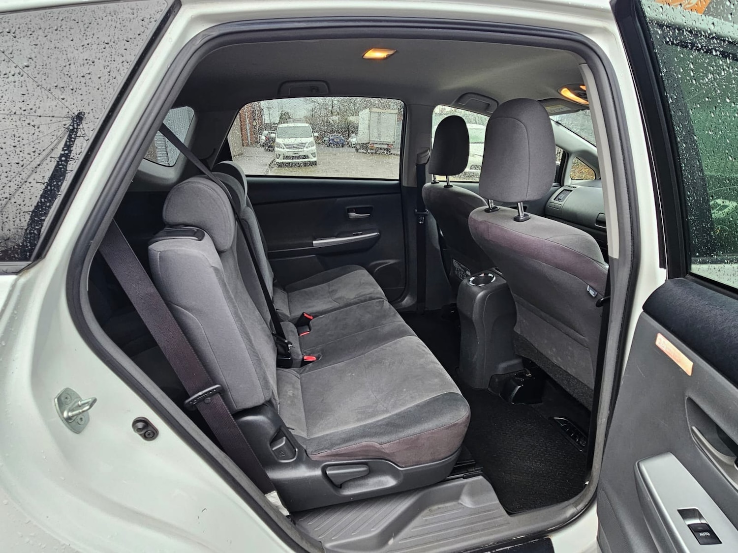 Used Toyota Prius+ 2014 for sale - 76906276: Photo 15