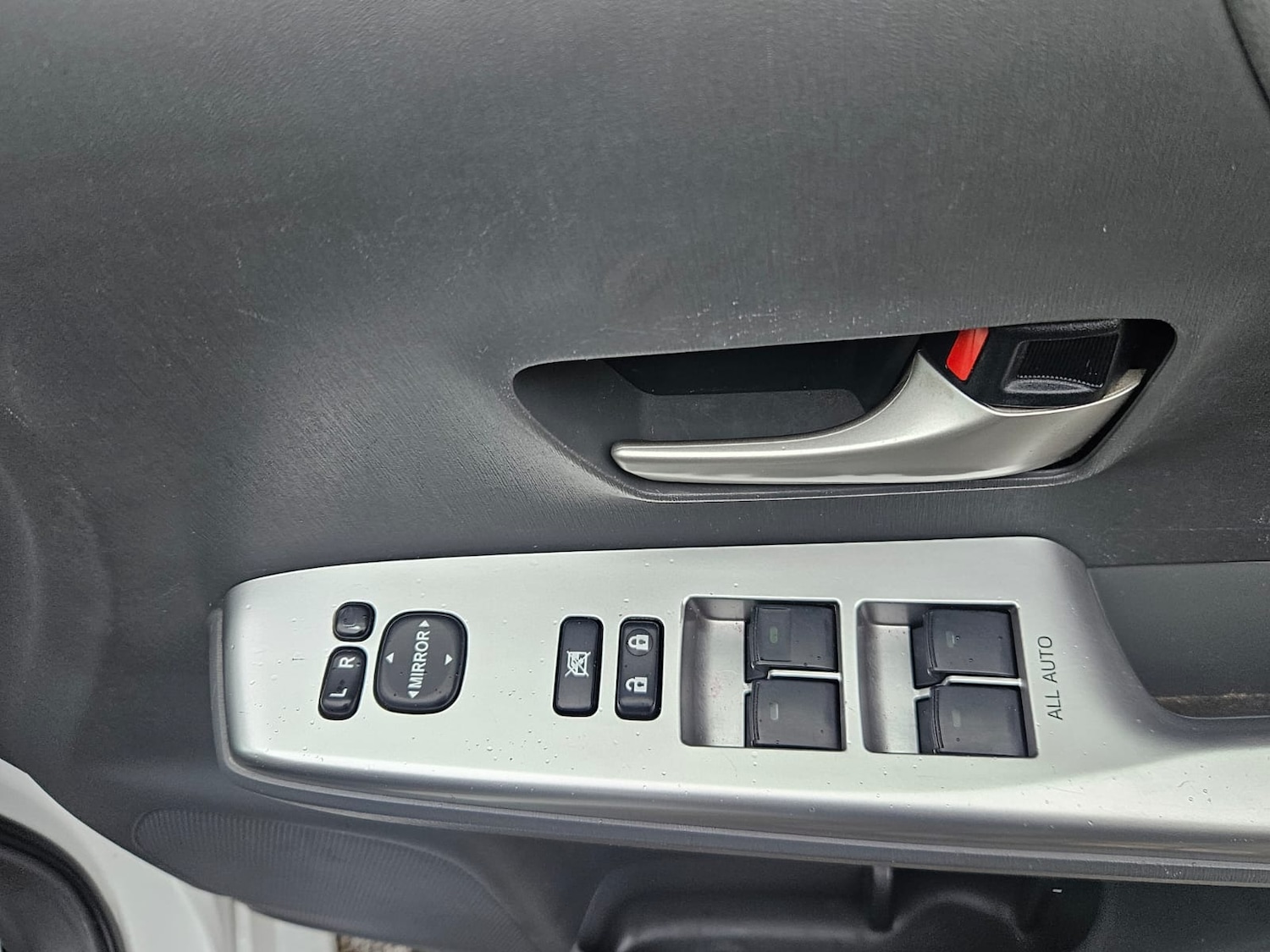 Used Toyota Prius+ 2014 for sale - 76906276: Photo 23