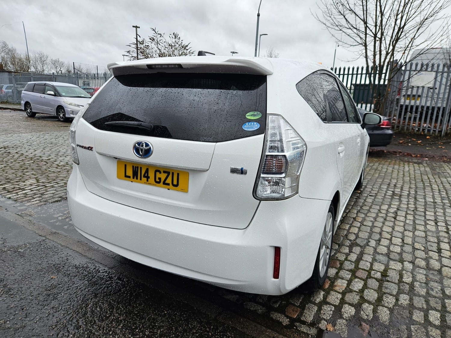 Used Toyota Prius+ 2014 for sale - 76906276: Photo 3