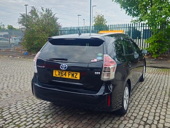 Used Toyota Prius+ 2015 for sale - 74480819: Photo