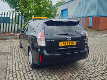 Used Toyota Prius+ 2015 for sale - 74480819: Photo