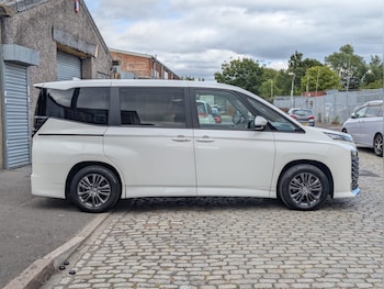Used Toyota Voxy 2023 for sale - 79125034: Photo