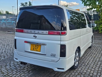 Used Nissan Elgrand 2010 for sale - 75393023: Photo