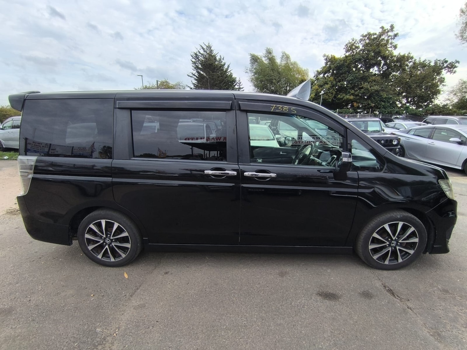 Used Honda Stepwagon 2013 for sale - 76037304: Photo 5
