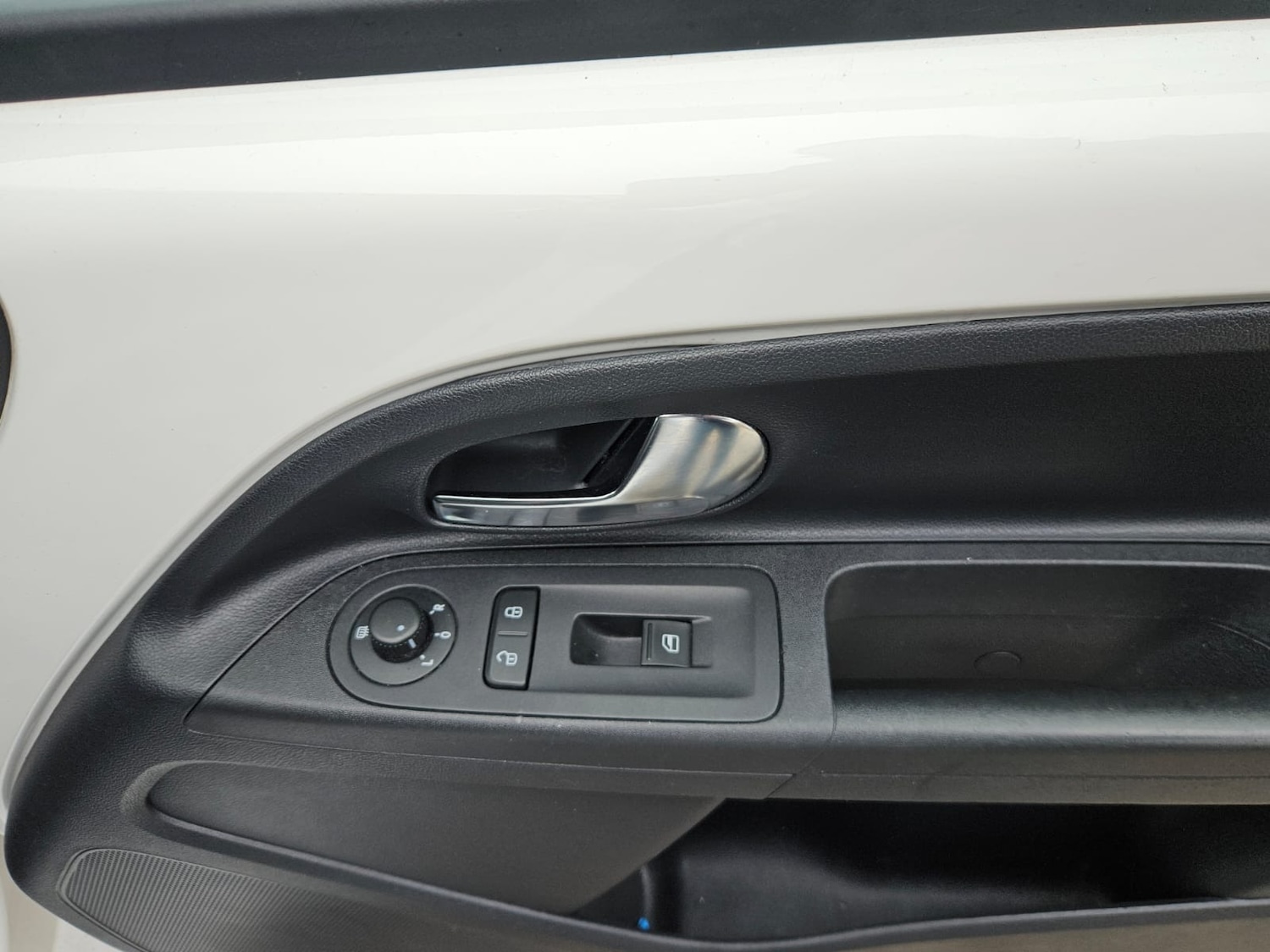 Used Volkswagen up! 2012 for sale - 77639245: Photo 21