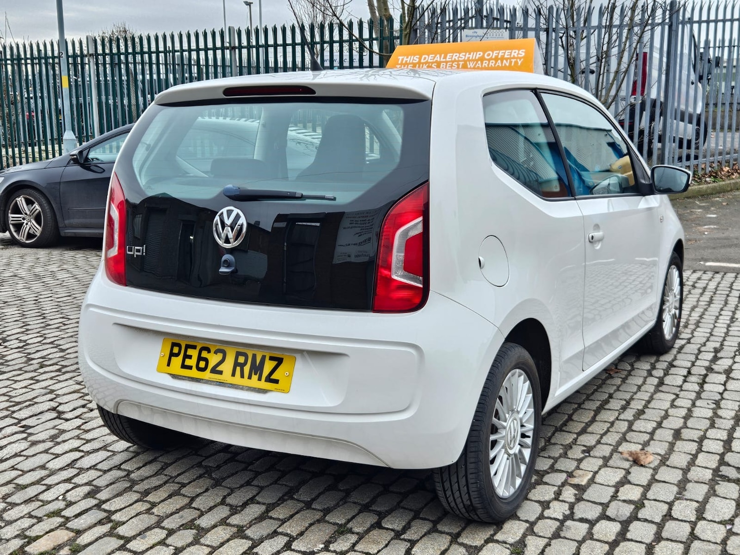 Used Volkswagen up! 2012 for sale - 77639245: Photo 3