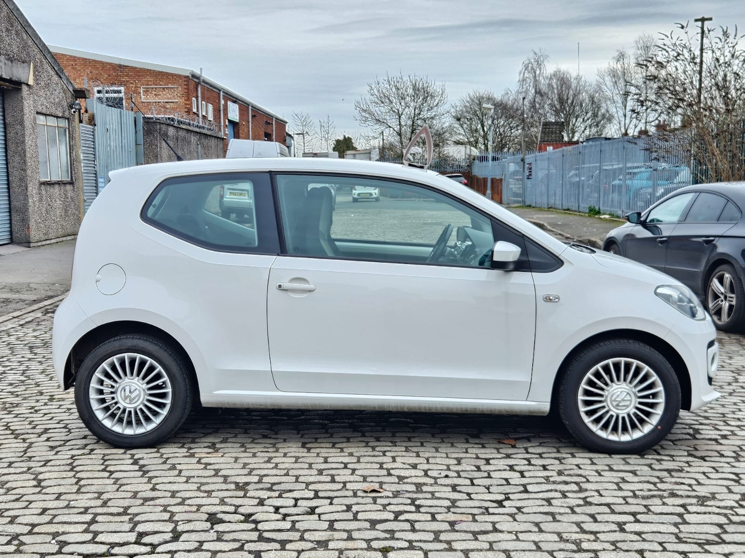 Used Volkswagen up! 2012 for sale - 77639245: Photo 5