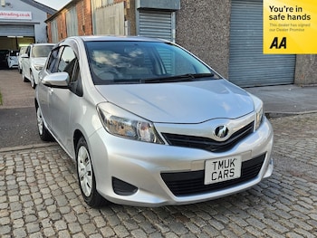 Used Toyota Yaris 2013 for sale - 79240330: Photo