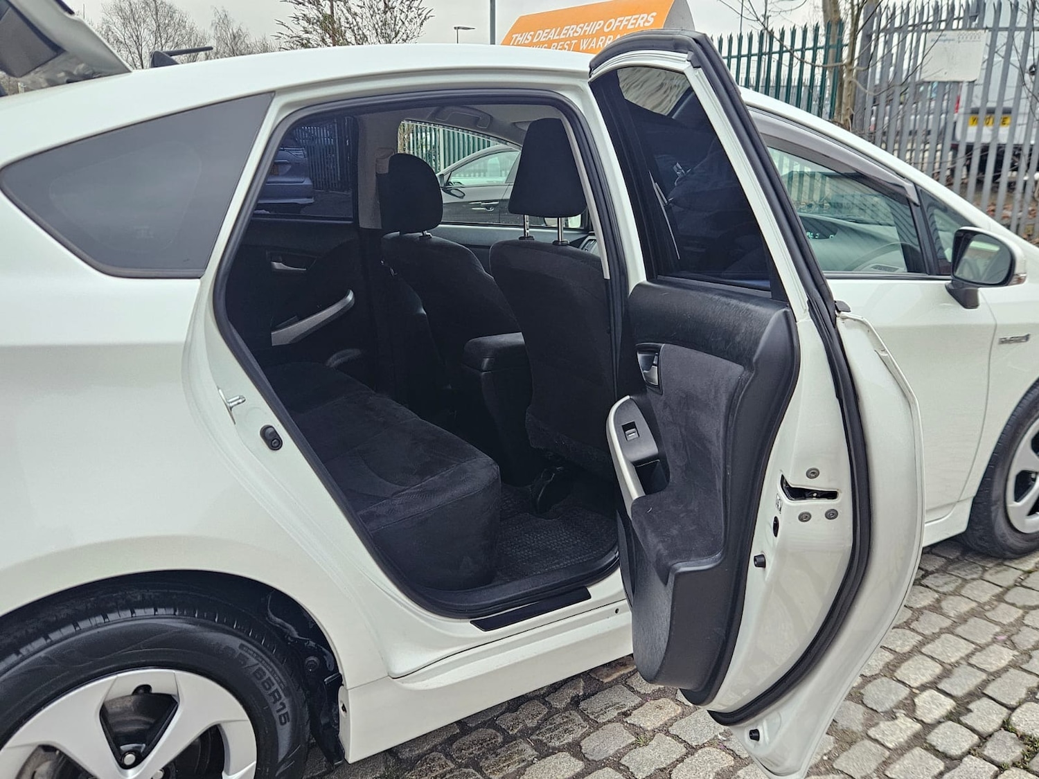 Used Toyota Prius 2015 for sale - 77789216: Photo 11