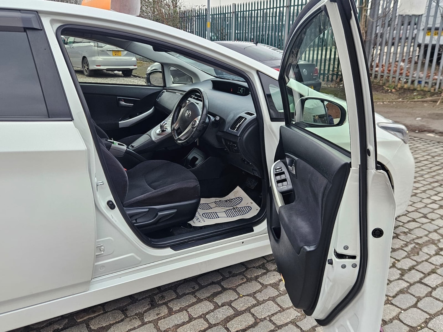 Used Toyota Prius 2015 for sale - 77789216: Photo 9