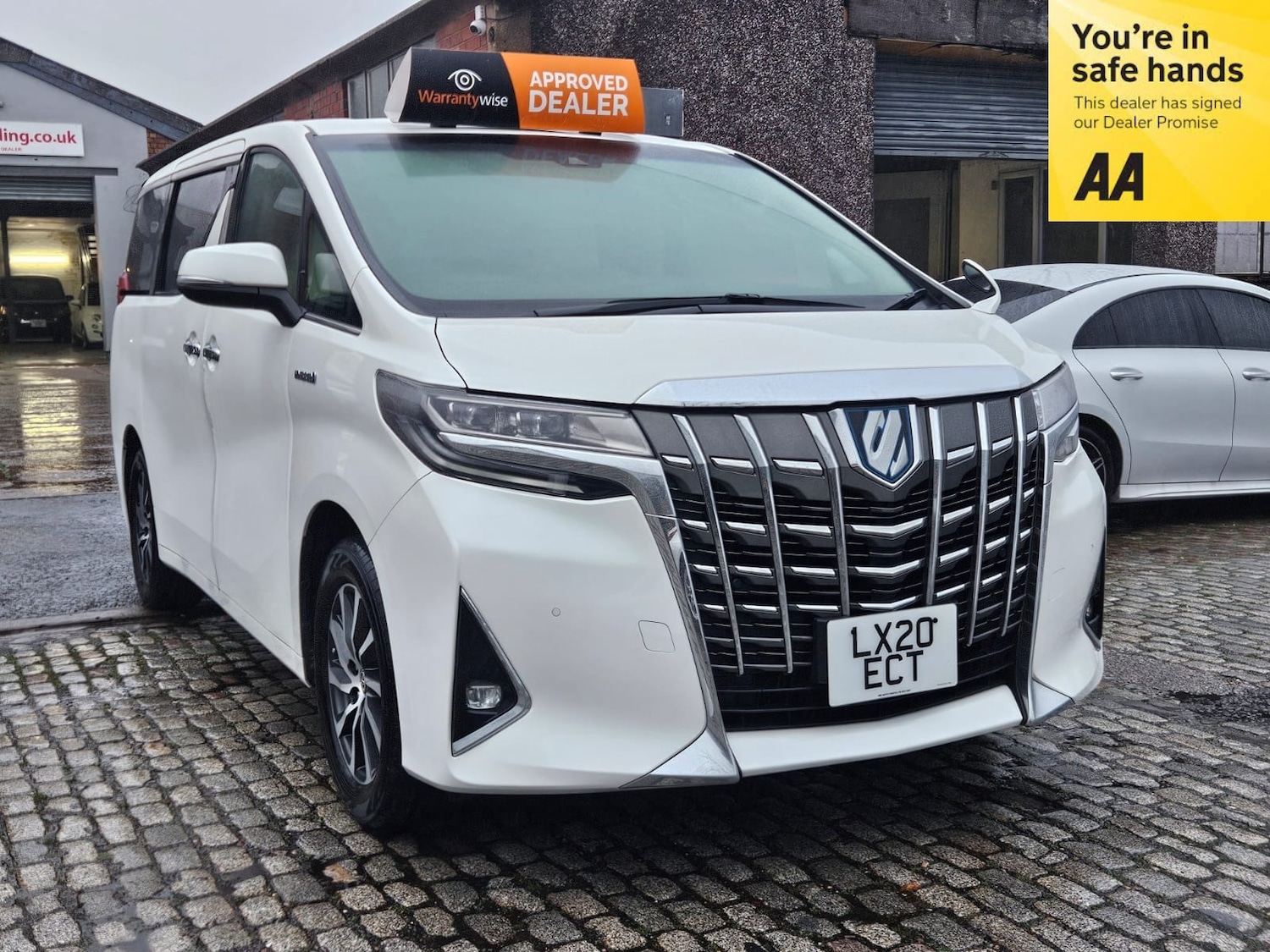 Used Toyota Alphard 2020 for sale - 76650276: Photo 1