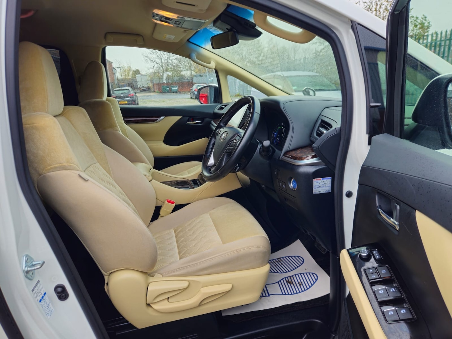 Used Toyota Alphard 2020 for sale - 76650276: Photo 11