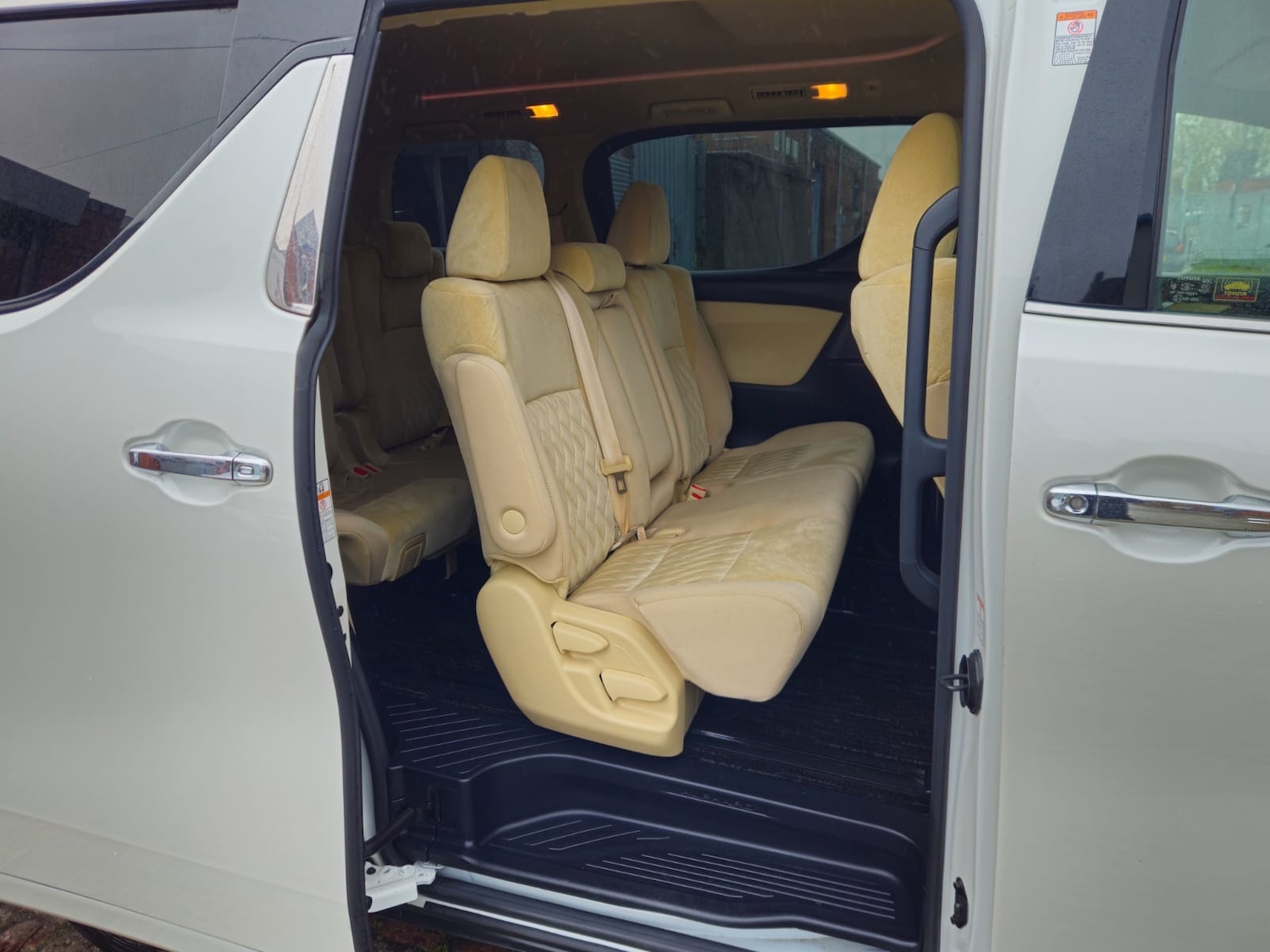 Used Toyota Alphard 2020 for sale - 76650276: Photo 14